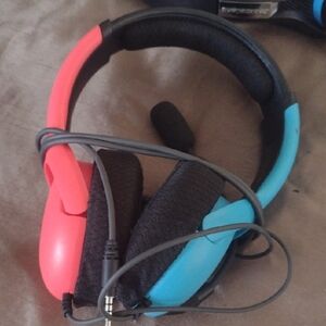 Nintendo Switch 500 Red and Blue Gaming Headset NWOT